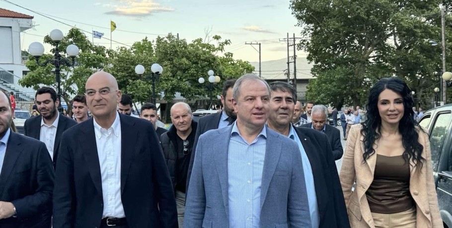 Θερμή συνάντηση Δένδια και Σαραλιωτου
