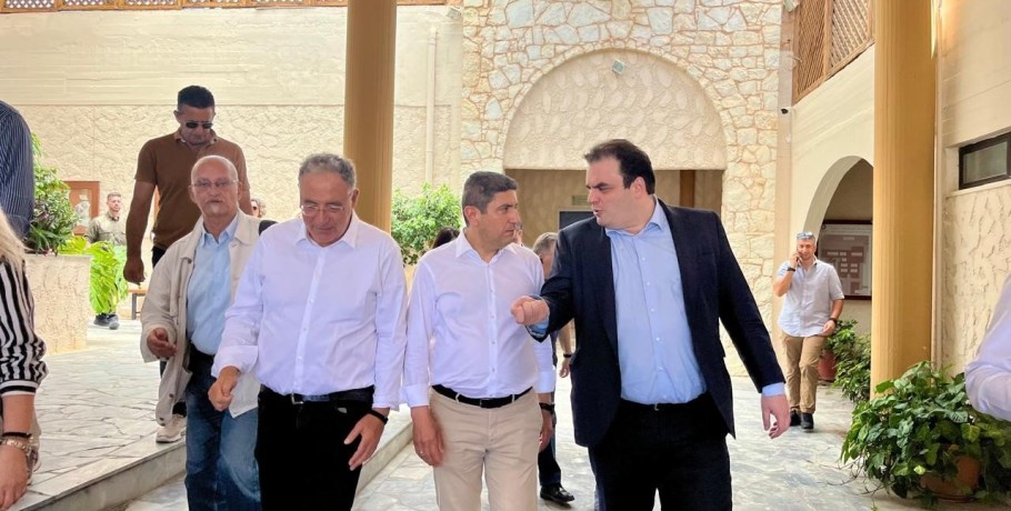 Επίσκεψη Αυγενάκη – Πιερρακάκη στο ΜΑΙΧ: Συνολική αναβάθμιση του Ινστιτούτου