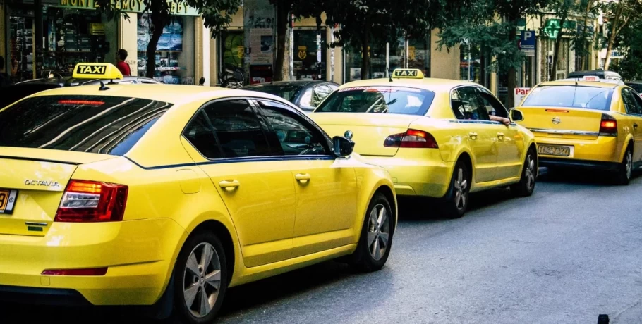 Έως 31/7, υπό προϋποθέσεις, η κυκλοφορία των ταξί που έχουν συμπληρώσει το όριο ηλικίας απόσυρσης