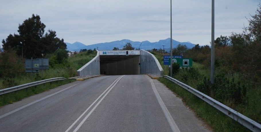 Εγνατία Οδός -Εργασίες αποκατάστασης δικτύου ομβρίων στην ανοιχτή ράμπα της Υποθαλάσσιας Σήραγγας (είσοδος από την πλευρά της Πρέβεζας)