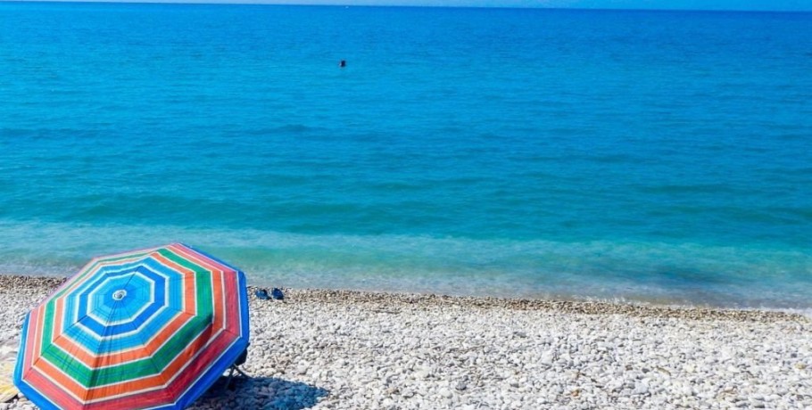 Καιρός: επιμένει ο καύσωνας