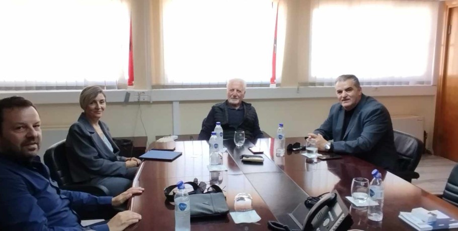 Ο Νίκος Πετρουλάκης στη Σουρωτή, με τον αδερφό του Ιβάν Σαββίδη: «Άλματα εξυγίανσης στο εργοστάσιο»!