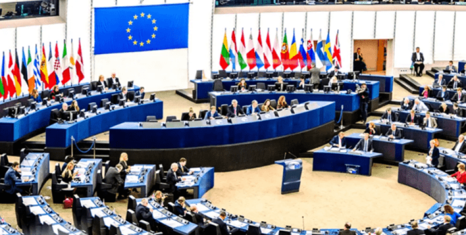 Ψηφίσαμε 50άρηδες, δημοσιογράφους, με χαμηλότερο μορφωτικό επίπεδο